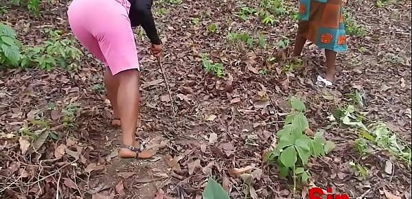  Two Brothers Caught Fucking Two  Local African Black With Vagina Sisters Farming In Public,